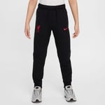 Liverpool Sweatpants NSW Tech Fleece - Svart/Gym Röd Barn - Nike, storlek S: 128-137 cm