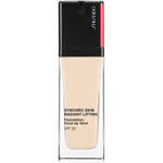 Shiseido Synchro Skin Radiant Lifting Foundation Løftende let makeup SPF 30 Skygge 120 Ivory 30 ml
