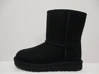 Ugg Classic 2 Boots Girls  UK 11 US 12 EUR 30 *SFB6