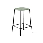 HAY Soft Edge 30 Low barpall dusty green, svart stålstativ