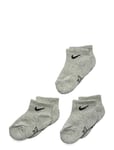 Nhb Df Performanc Basic Quartr Sport Socks & Tights Socks Grey Nike