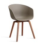 HAY About a Chair 22 stol 2.0 Khaki-lackerat valnötsstativ