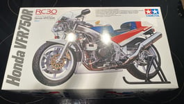 Tamiya 14057 1:12 Honda VFR750R RC30 New Boxed Model Excellent Condition