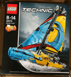 Lego 42074 Technic Racing Yacht 330 pcs 8-14+ ~ NEW lego sealed~