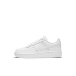 The Nike Force 1 LV8 is inspired by the bonds and friendships formed in a sports team. classic design replicates original from' 82, bringing comfort durable traction to little feet. Younger Kids' Shoe - White