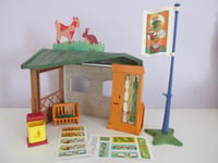 Playmobil Zoo/Farm/Dollshouse extras: Animal shelter, vending machine & bin NEW