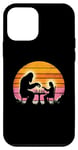 Coque pour iPhone 12 mini Bigfoot vs Jesus Jeu d'échecs – Drôle Sasquatch Jésus Christ