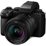 Panasonic Lumix DC-S5IIx Camera with 20-60mm f/3,5-5,6 Lens