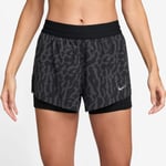 Nike Swift NVLT Dri-FIT Mid-Rise 2in1 Shorts M Svart - Handla nu på Loparshop.se!
