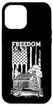 Coque pour iPhone 15 Plus Cabane d'extérieur Freedom en bois avec drapeau américain vertical