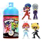 Bandai - Miraculous Ladybug - Figurines Chibi Color Change Surprise - Mini Poupée Miraculous 10 cm - Figurine Change de Couleur - Personnage Miraculous aléatoire - Jouet Enfant 4 Ans et + - P50461