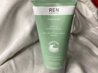 REN Evercalm Gentle Cleansing Gel 150ml.