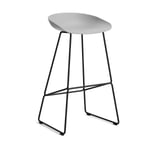 HAY About a Stool 38 High barstol 2.0 Concrete grey-svart stålstativ