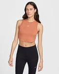 Nike Sportswear Chill Knit Tettsittende kort ribbestrikket singlet til dame