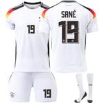 Tyskland Hemma EM 2024 Jersey Fotbollströja Barn Herr Kit Nr.19 Sané With socks L