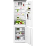 AEG 7000 Series 256 Litre 70/30 Integrated Fridge Freezer NSC7G181DS