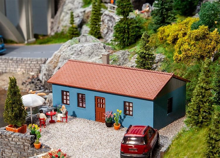 Miniart MIN35584 – Kit Maquette Maison D'Europe De L'Est échelle 1:35 – Assemblage Détaillé Pour Modélistes Avertis