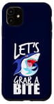 Coque pour iPhone 11 Let's Grab A Bite Shark Graphique Humour Citation Sarcastique