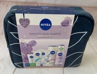 NIVEA Smooth Skin Pamper 5 Piece Gift Set and Wash Bag