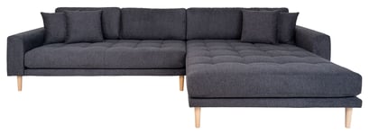 House Nordic Lounge sofa m. Høyrevendt chaiselong, Mørkegrå puter og ben i naturlig tre