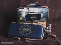 Harry Potter - Sacoche slim pour Switch et Switch Oled - Hogwarts Legacy logo