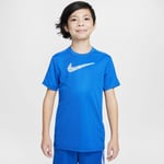 Nike Trophy23 SS Top Stl. XS 122-128 Junior - Blå T-shirt för aktiva barn, perfekt för sport och lek. Komfortabel och stilren!