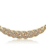 Vackert halsband - guld med strass