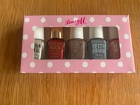 Brand New & Boxed BARRY M Nail Polish Gift Set -X5 Beautiful Wearable Colours