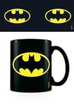 Empireposter – DC Comics – Batman Logo – Taille (cm), env. 8,5 cm Hauteur 9,5 – Licence Tasses, NEUF – Description : – DC Comics Mug en céramique, noir, imprimé, capacité 320 ml, licence officielle, Passe au Lave-Vaisselle et au micro-ondes de