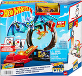 Hot Wheels Let's Race Netflix - City Toy Car Track Set, Bat Loop Attack with Adjustable Loop & Launcher, 1:64 Scale Toy Car, HTN78