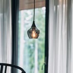 JUUS Fönsterlampa LUCILLE Svart/Rökfärgat glas