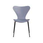 Fritz Hansen Sjuan 3107 stol lavender blue, målad ask, svart stativ