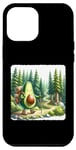 Coque pour iPhone 15 Plus Sac à dos de randonnée avocat dans une forêt luxuriante avec chemin