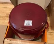 Le Creuset Cast Iron Round Casserole 28cm Cerise Red( BNIB)