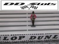 F602 – DD Slots Carrera Scalextric Track-side Figure Seated Lady 1.32 Scale –...