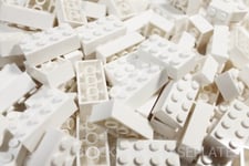 LEGO BRICKS: WHITE 2x4 Pin Part Number 3001 Various Pack Sizes Dimensions (LxWxH): 1.6cm x 3.2cm x 1.1cm # FREE UK TRACKED POSTAGE # Taken from sets and Supplied in Sealed Packaging (100)