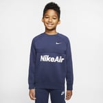 The Nike Air Crew wraps you up in soft fleece for all-day comfort. It has a roomy, oversized fit with ribbed cuffs to hold warmth. Casual Comfort. Soft helps keep warm and comfortable, ribbing around the edges heat. Court Culture Designs are inspired by lines on basketball court. Older Kids' (Boys') - Blue