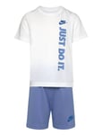 Nkb B Nsw Gfx Ft Short Set Sport Sets With Short-sleeved T-shirt White Nike