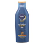 Solmjölk Protege & Hidrata Nivea Protect And Moister SPF 30 (200 ml) Spf 30 200 ml