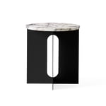Audo Copenhagen - Androgyne Side Table Calacatta Vola Marble Black Base - Småbord & sidobord - Danielle Siggerud - Svart - Sten