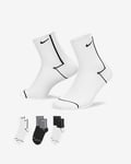 Nike Everyday Plus Lightweight Women's Training Ankle Socks (3 Pairs)