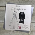 White Cotton Cards To a Special Son and Daughter-in-Law on Your Wedding Day robe de mariée et Kilt écossais Carte faite à la main
