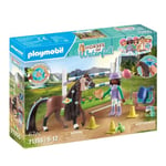 PLAYMOBIL - Zoe & Blaze avec parcours d'obstacles - Horses of Waterfall - 67 pièces - Dès 5 ans