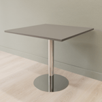 Cafébord kvadratiskt med runt pelarstativ, Storlek 80 x 80 cm, Bordsskiva Mörkgrå, Stativ Polerat rostfritt