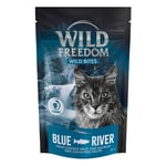 Økonomipakke: 3 x 80 g Wild Freedom Snack - Wild Bites (kornfri) - Blue River - Kylling & Laks