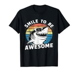 funny design Grin & Growl: Animal Smiles of Awesomenesst T-Shirt