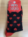 Men’s Valentine’s  Gift Socks ! Love hearts pattern.  Size 6 - 10.  Black & Red