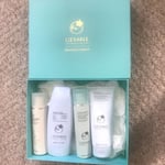 Liz earle smoothly does it set brand new  fab gift! Full size items ⭐️⭐️⭐️