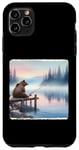 Coque pour iPhone 11 Pro Max Canne à pêche à l'ours au bord du lac brumeux à l'aube