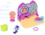 Gabby et la Maison Magique - Gabby Dollhouse - Playset Deluxe Le Spa - 1 Figurine + Accessoires - Pièce Pour Maison de Poupée - Dessin Animé Gabby Et La Maison Magique - Jouet Enfant 3 Ans et +